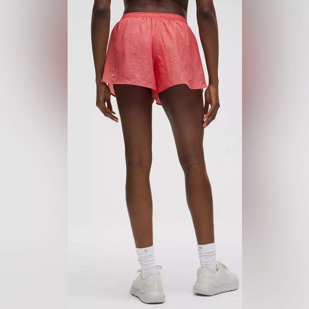 Lululemon NWT Dolphin Hem MR Run Short 3” Size Large Desert Red